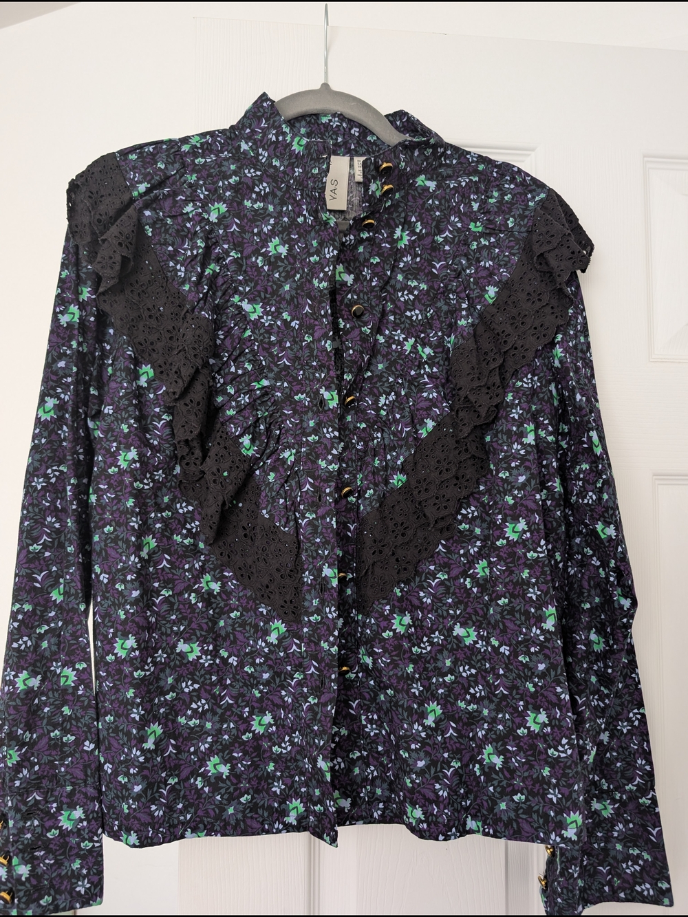 Women's Black Floral Button-Front Ruffle Blouse